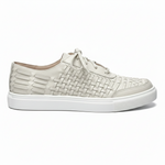 Carregue a imagem no visualizador da Galeria, Tênis casual de couro premium off-white com trêsse exclusiva e sola branca, amarrado com cadarços, lateral.