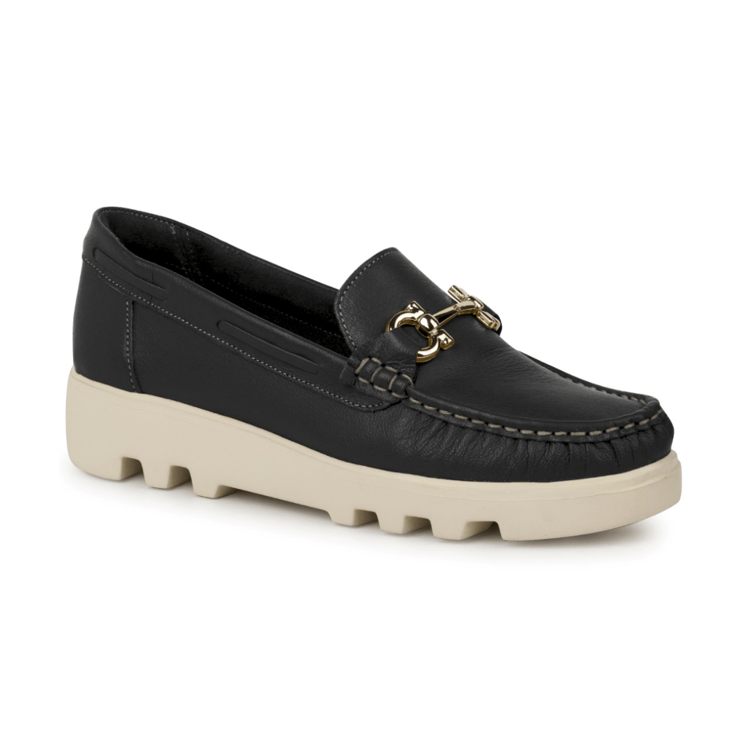Rio de Luz - Mocassim feminino em couro legítimo preto com sola tratorada off-white e fivela dourada