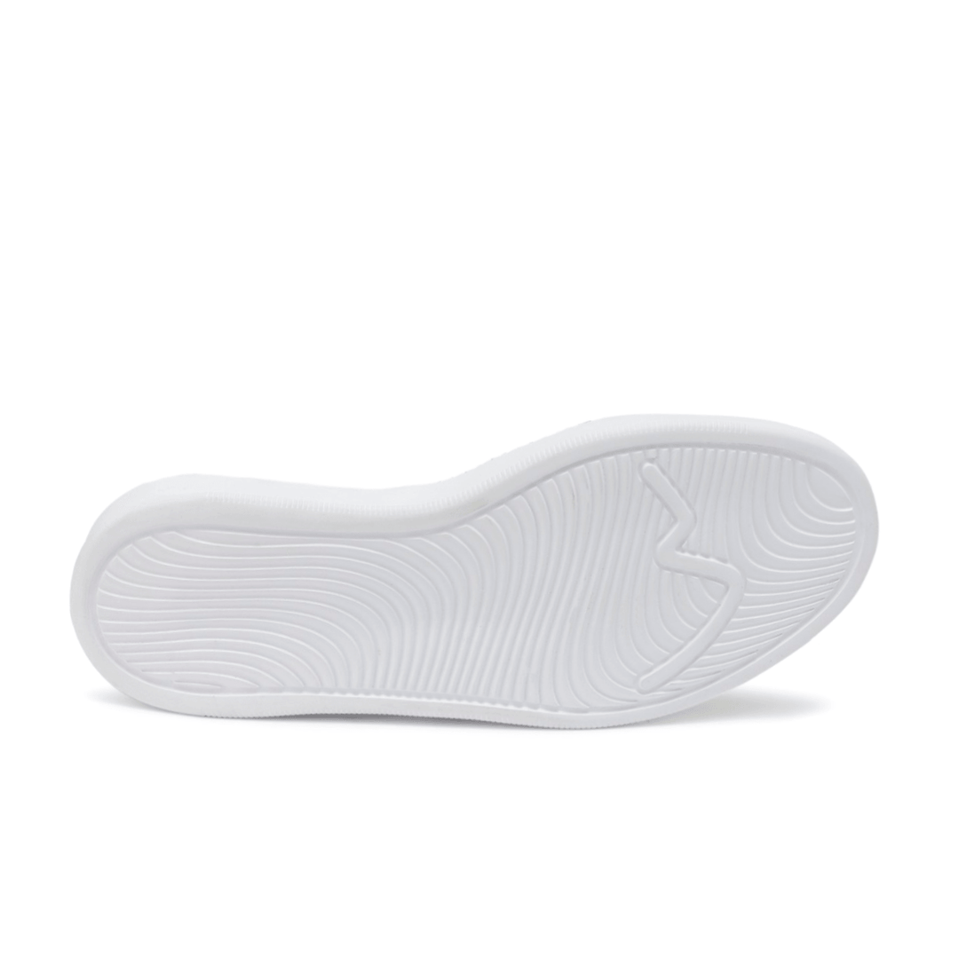 Tênis casual feminino Rio de Luz em couro legítimo. Com design moderno e prático, o zíper frontal garante facilidade ao calçar. Conforto e elegância para o seu dia!