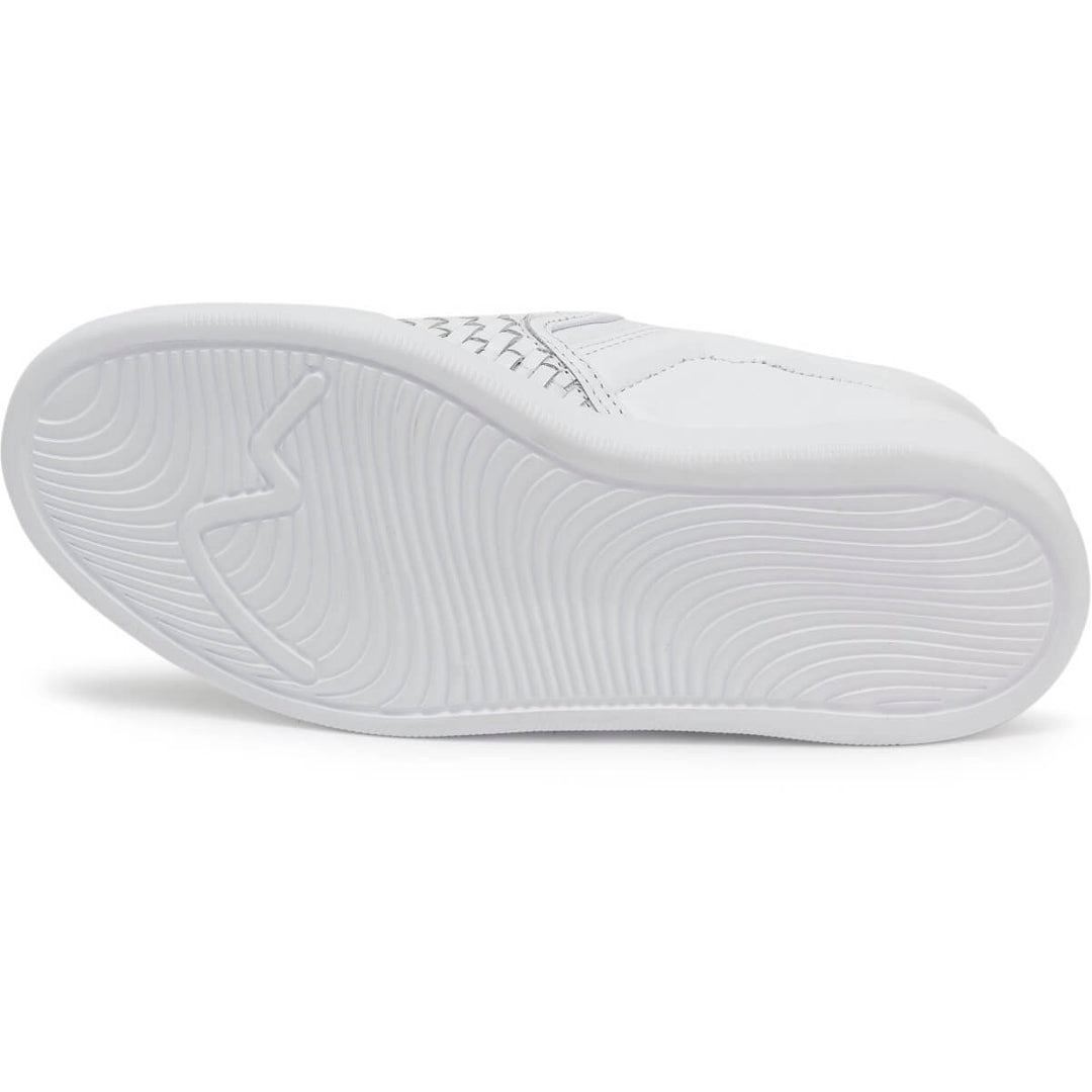Tênis slip on feminino em couro legítimo dourado com textura trançada e sola branca da marca Rio de Luz.